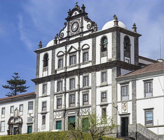 Fachada da Igreja do Santi%CC%81ssimo Salvador Horta